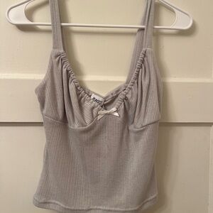 Gray tank top with cute bow